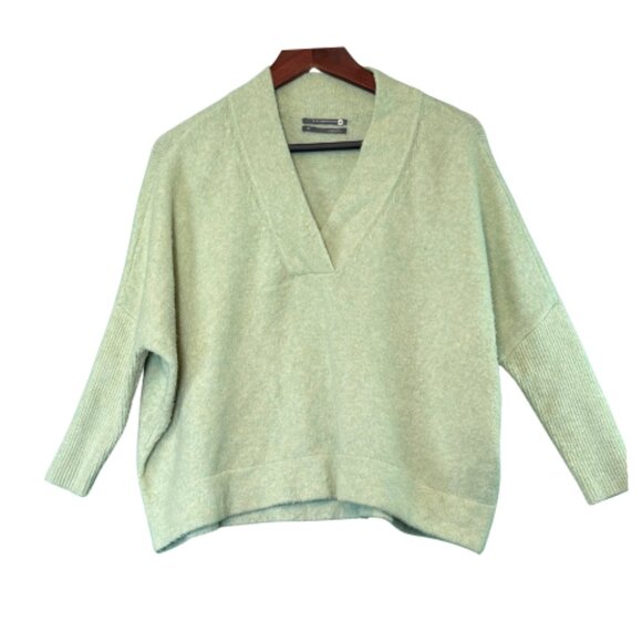 Anthropologie Sweaters - Gently Worn Lime ANTHROPOLOGIE Wide V-Neck Sweater Size XS (BB0816)